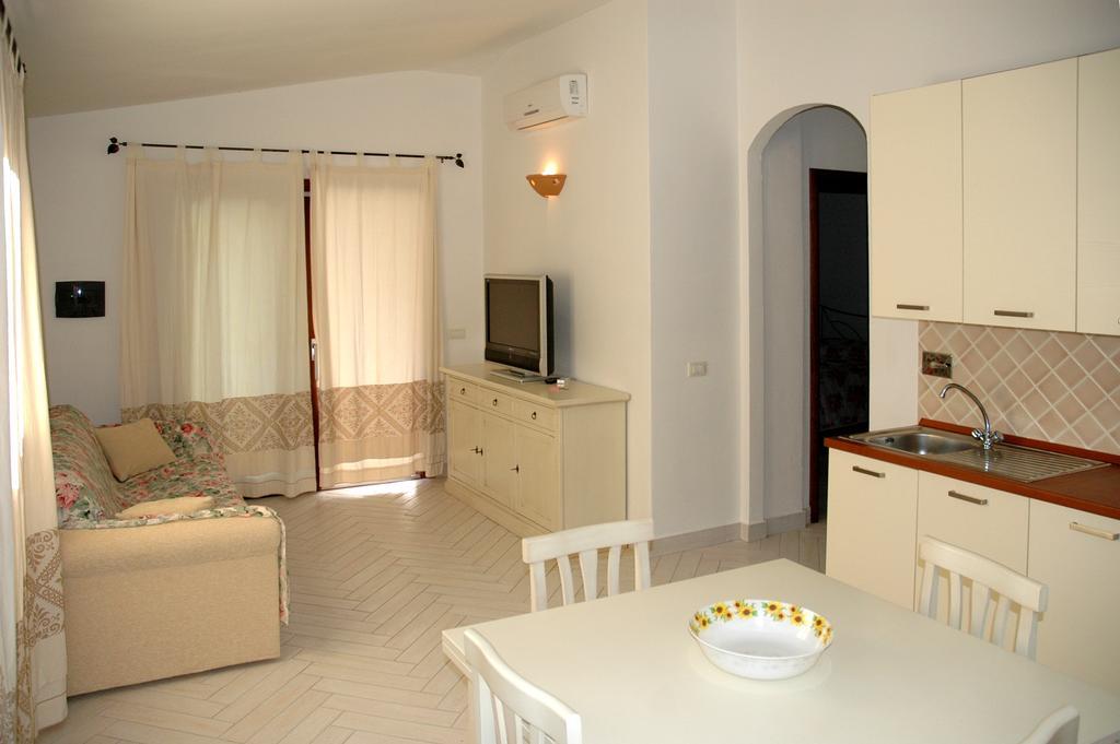Holiday Homes Stella Marina San Teodoro  Bilik gambar