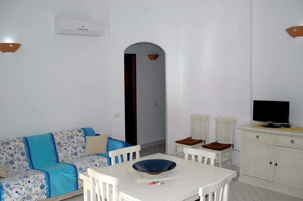 Holiday Homes Stella Marina San Teodoro  Bilik gambar